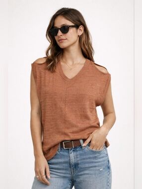 Axara | Cold-Shoulder V-Neck Knit Tank Top in Rust, Size S